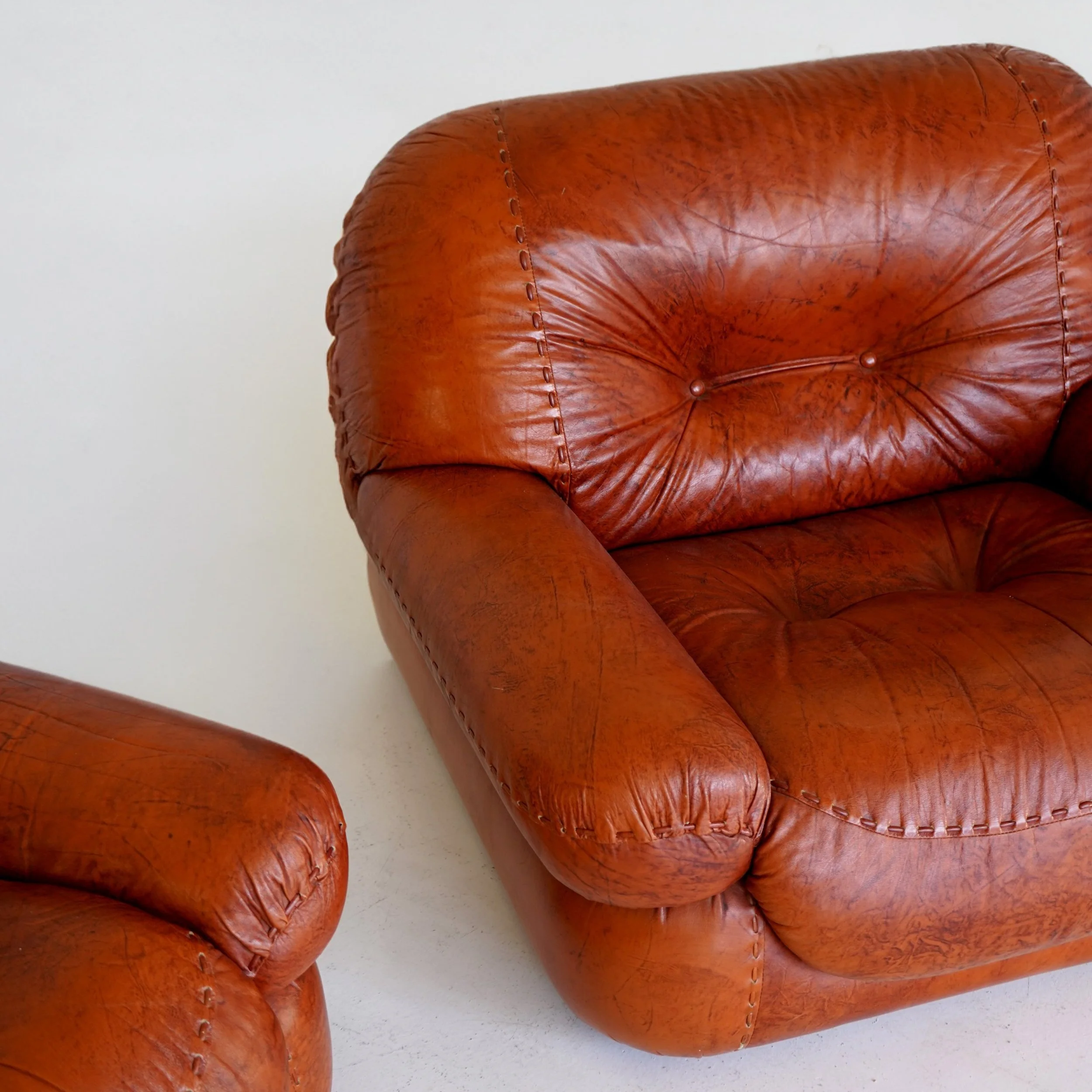 Sapporo Armchairs by Mobil Girgi — Titus Cosmos